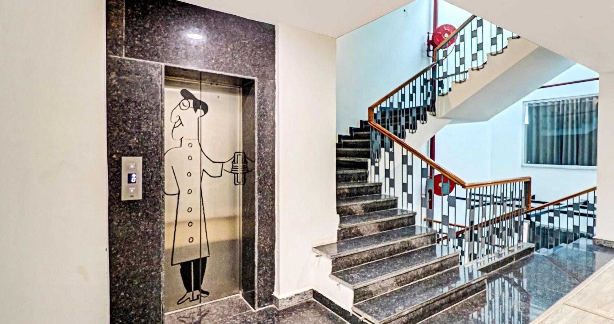 Townhouse Sector 30 Near Botanic Garden Of Indian Republic Hotel Noida Exterior photo